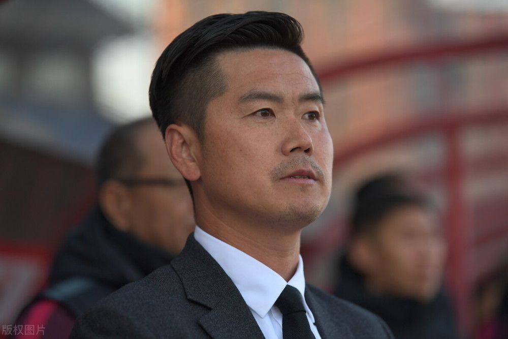 王霜与我们的合约将持续到2026年，她将身披77号球衣为我们的女子一队效力。